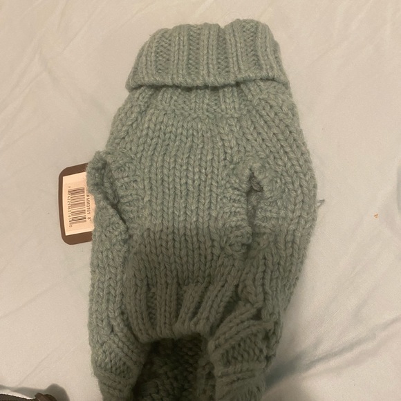 Tiny dog pullover to warm small dogs in cold weather - Picture 3 of 4